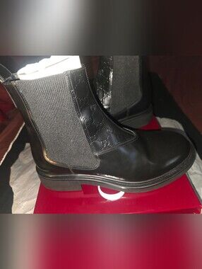 Authentic Gucci GG Leather Chelsea Boots / Men’s Size 12 / New